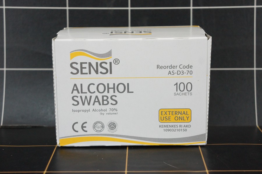 Alcohol Swab sensi isi 100 / Alkohol swabs