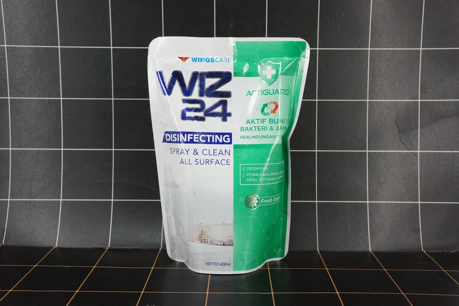Wiz24 Disinfecting Wangi Fresh Scent HIJAU POUCH 400 ml