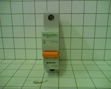 SCHNEIDER Box Sekring Listrik MCB*1P 32A MG