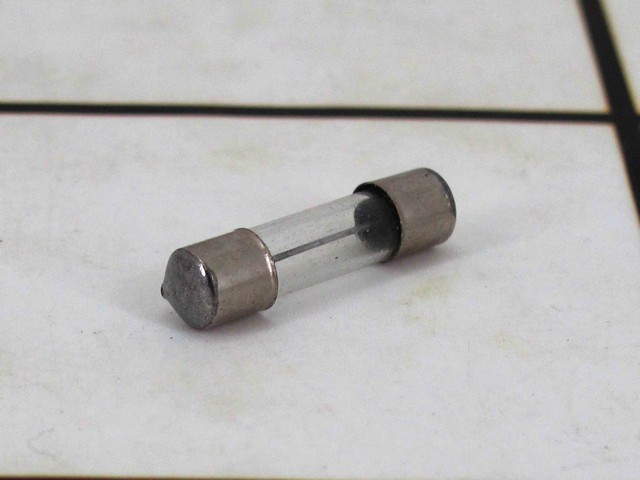 GE - Fuse Glass / Sekering Tabung Kaca Kecil 30A