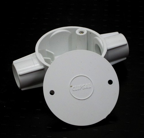 GE - T-dus Clipsal Cabang 2 Lurus 20 mm
