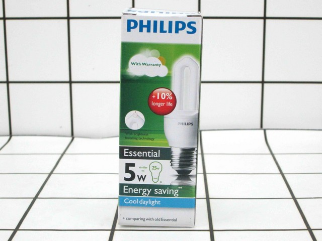 PHILIPS - Lampu Essential 5 Watt Cool Daylight