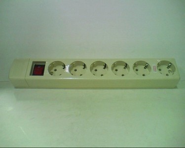 UTICON ST1682NC STOPKONTAK LOBANG Lubang LB 6 LB6 PLUS SAKLAR ON OFF