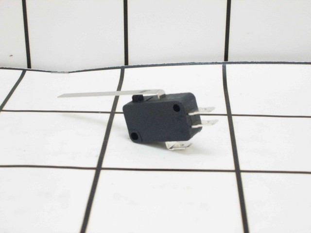 Micro Limit Switch dan Plat Panjang 5cm