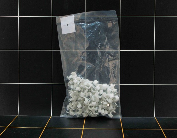 GE - Klem Kabel Paku Beton 5 mm