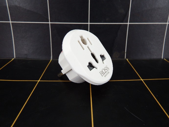 Boss Universal Adaptor BA413