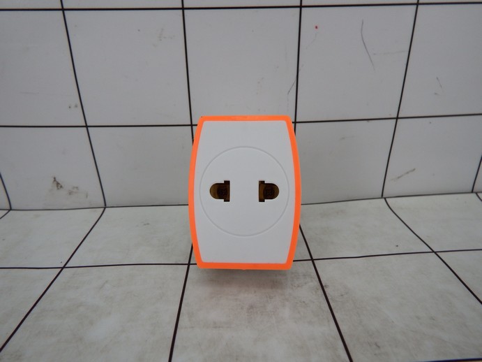 LOYAL - Steker T Multi Plug Universal LY913