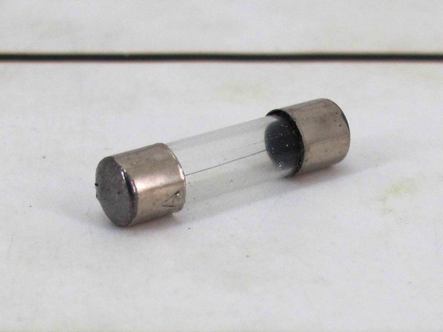 GE - Fuse Glass / Sekering Tabung Kaca Kecil 0.6A
