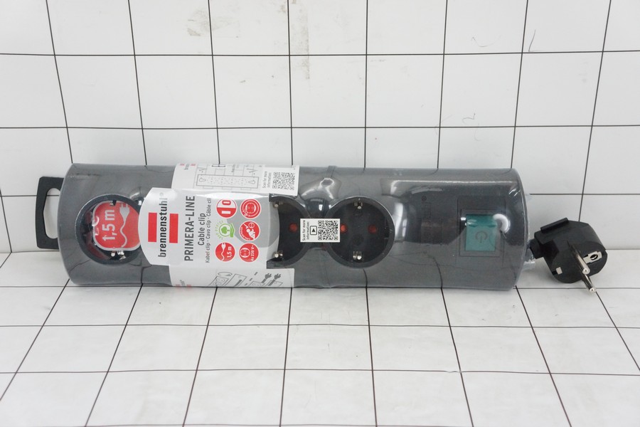 Brennenstuhl Colokan Listrik Primera Line 4 Socket Lubang