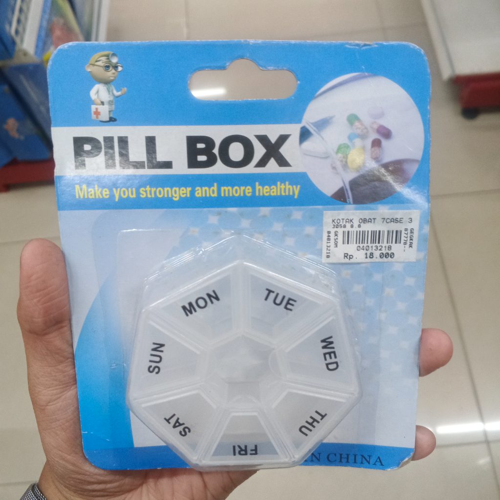 Kotak Obat Mingguan 7 Sekat 3058