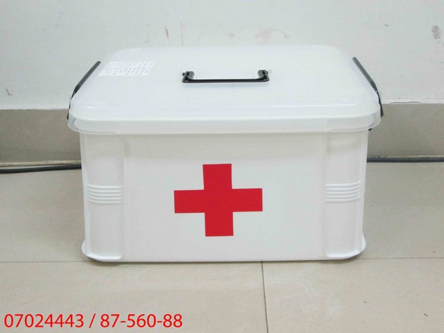 Kotak Obat P3K Dengan Pegangan 0036