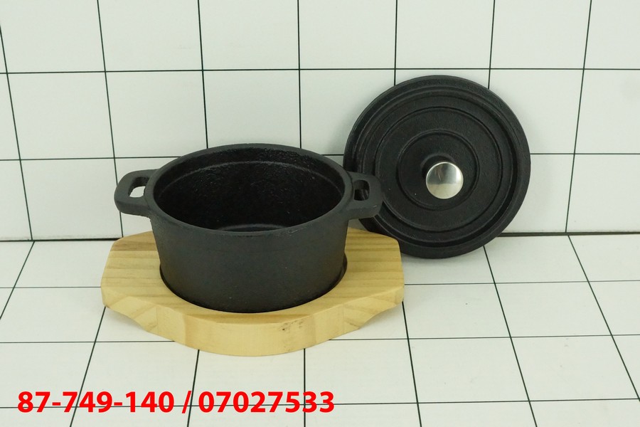 Panci Cast Iron dengan tutup dan tatakan kayu 10cm