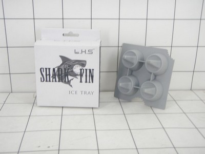 Cetakan Es Batu Silikon Shark Fin TM-12007