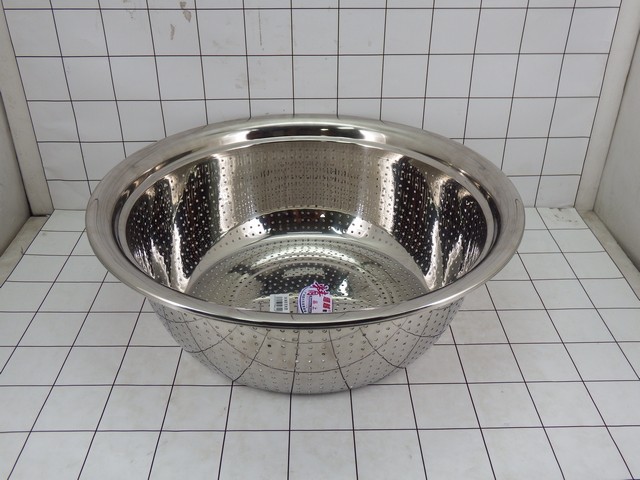 Baskom Saringan Berlubang Stainless Steel 38 Cm 6120