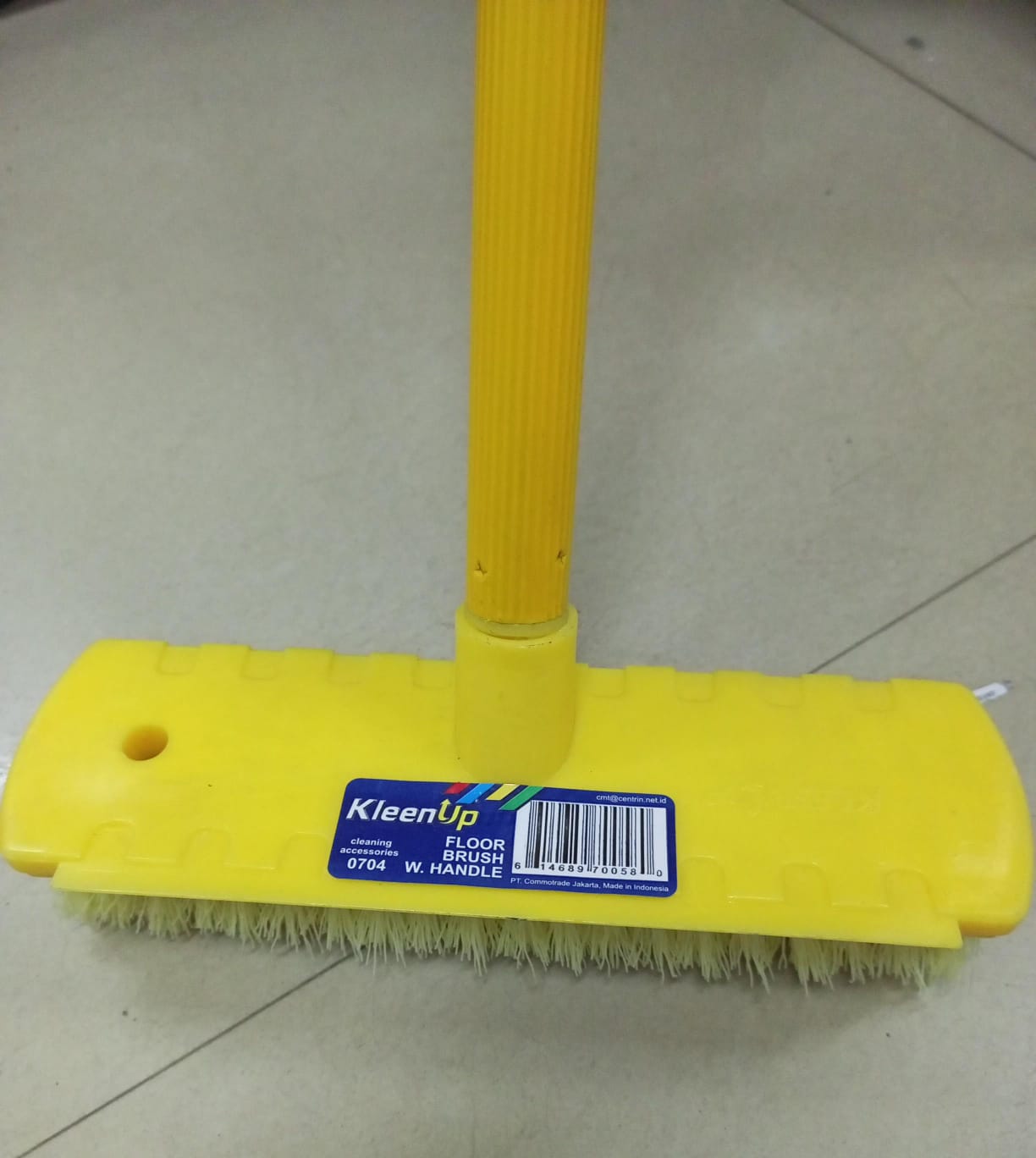 KLEEN UP Sikat Lantai Dorong WC Panjang Gagang 0704 Floor Brush With Handle
