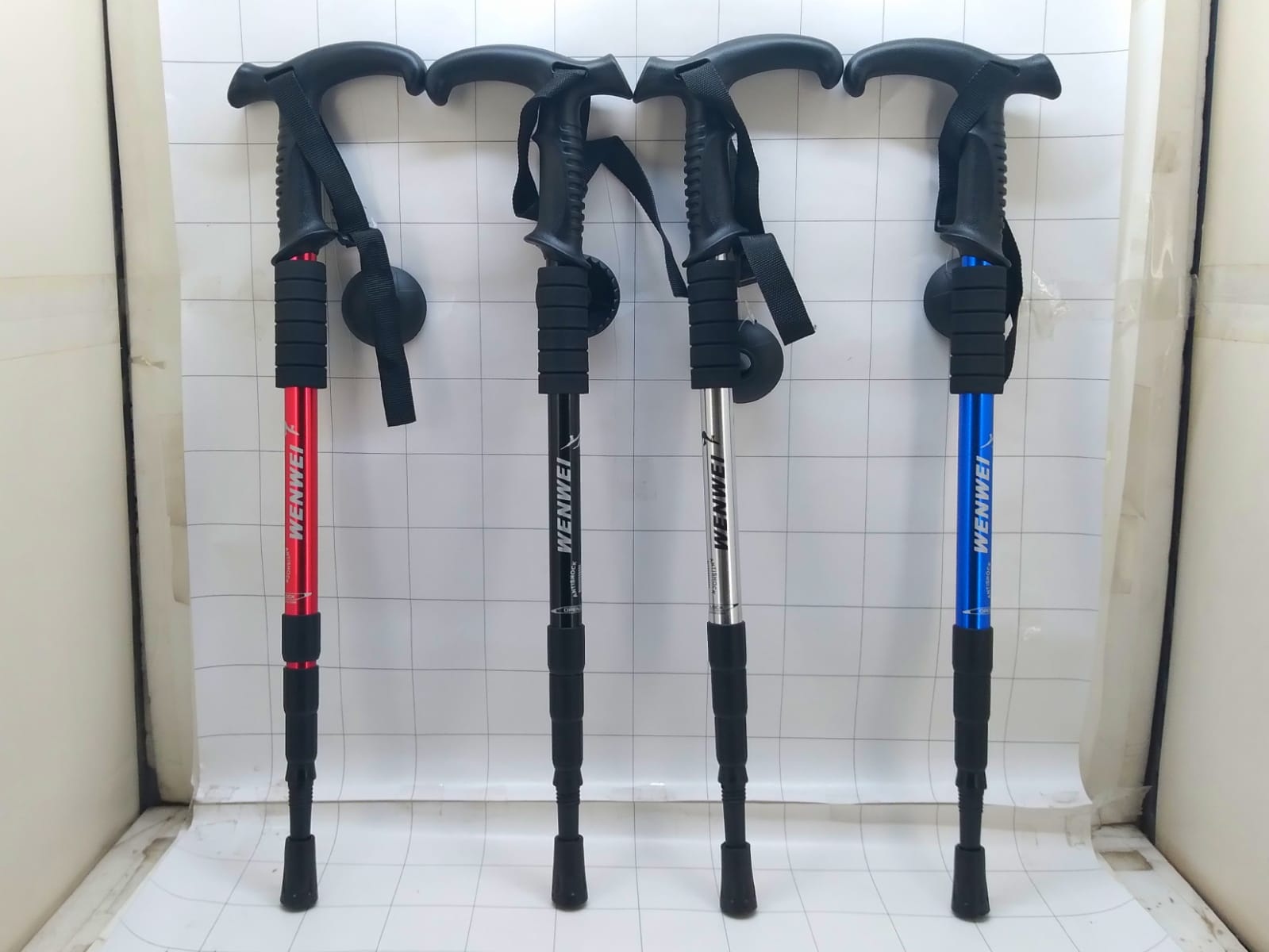 Tongkat Jalan Hiking Antishock 106 Cm
